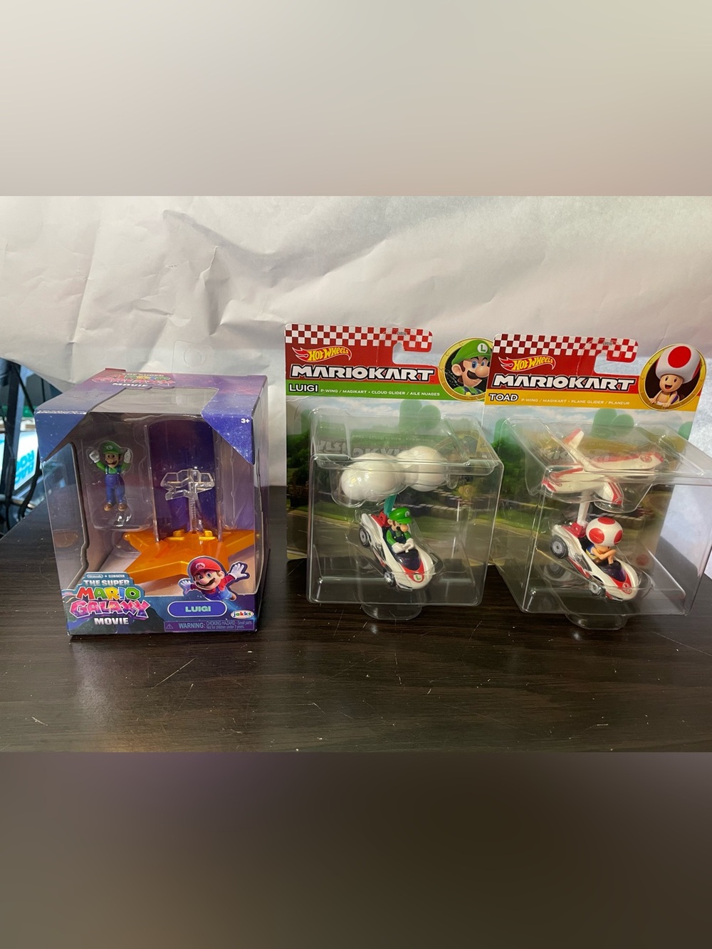 Hot Wheels Mario Kart Luigi & Toad Kart Set + Luigi Figure